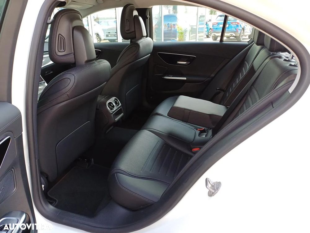 Mercedes-Benz C 180 9G-TRONIC AMG Line - 18