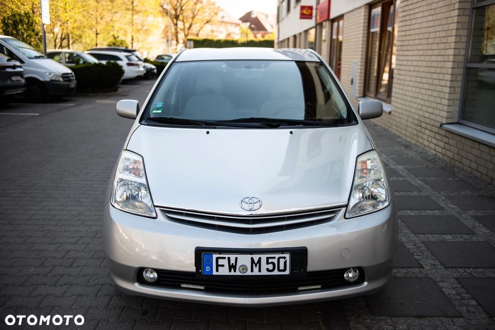 Toyota Prius 1.5 VVT-i Prestige - 11