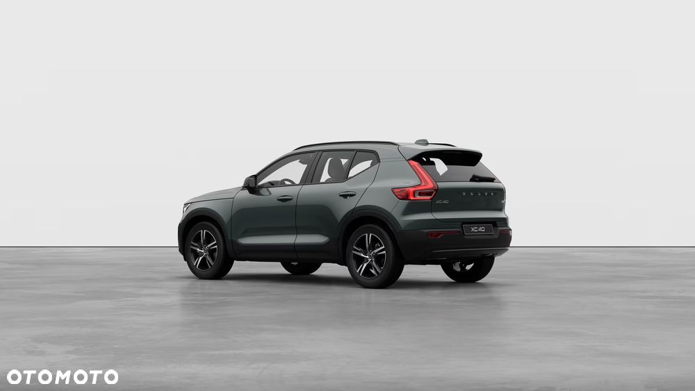 Volvo XC 40 B3 Plus Dark - 2