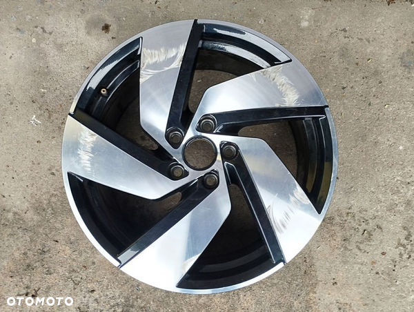 Felga VW Golf VIII 8 5H0 7,5J 18 ET51 5H0601025H
