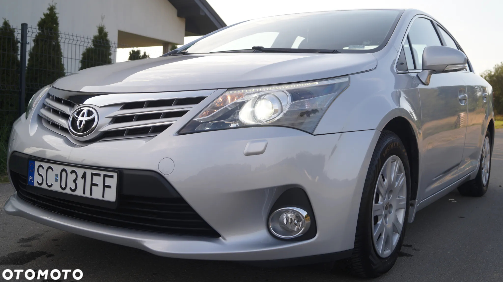Toyota Avensis 1.8 Sol plus NAVI - 4