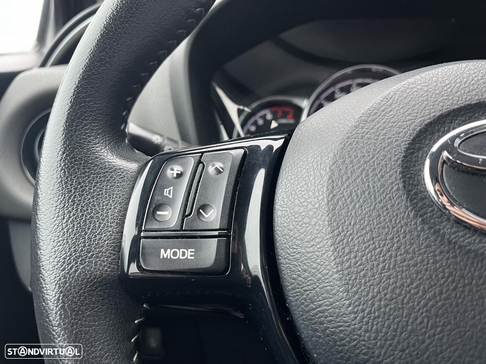Toyota Yaris 1.0 VVT-i Comfort+P.Style - 17