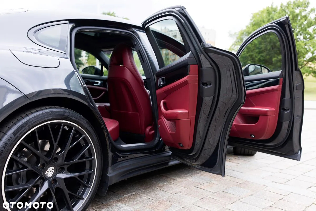 Porsche Panamera 4S - 30