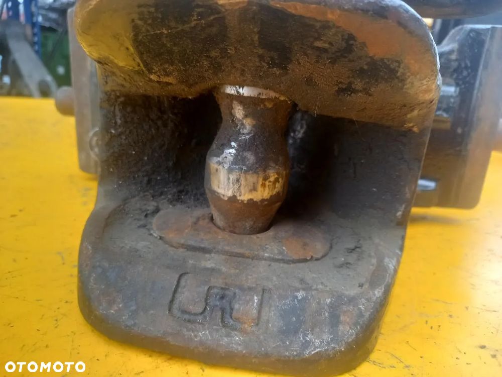 Zaczep automatyczny 330x32x25 John Deere - 5