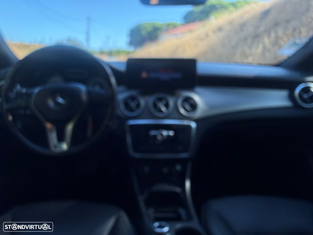 Mercedes-Benz CLA 220 CDI 7G-DCT AMG Line - 8