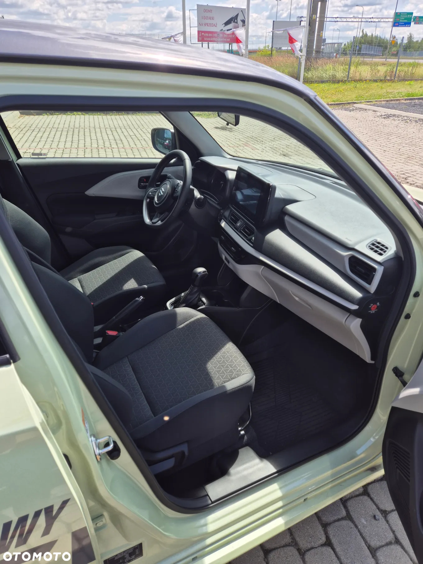 Suzuki Swift 1.2 Dualjet SHVS Premium Plus CVT - 5