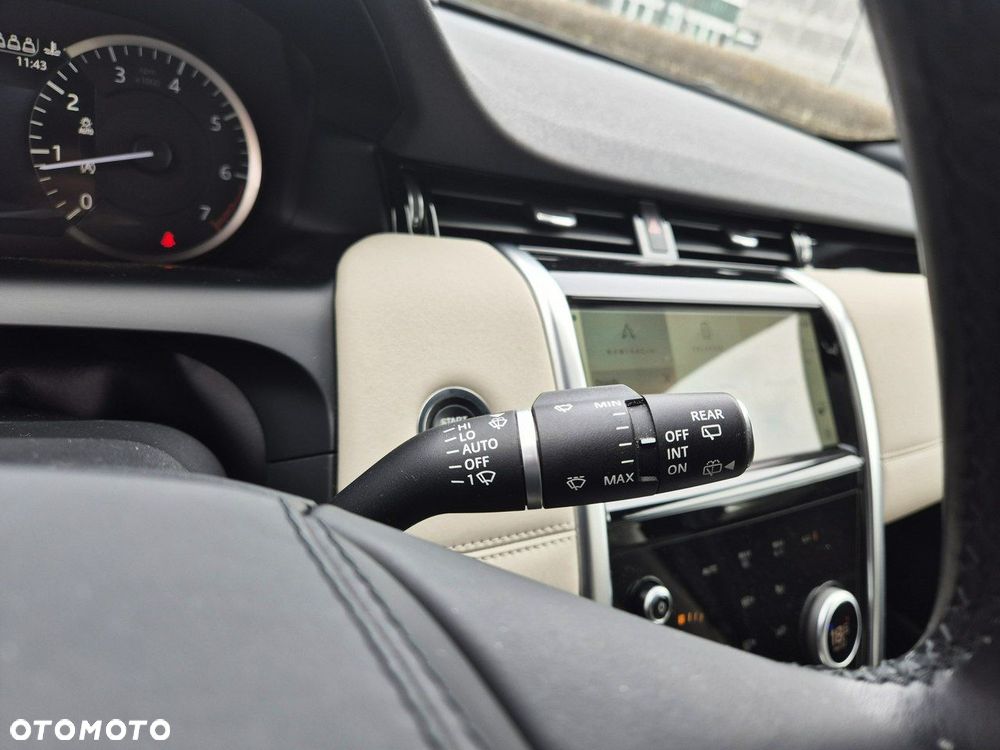 Land Rover Discovery Sport - 30
