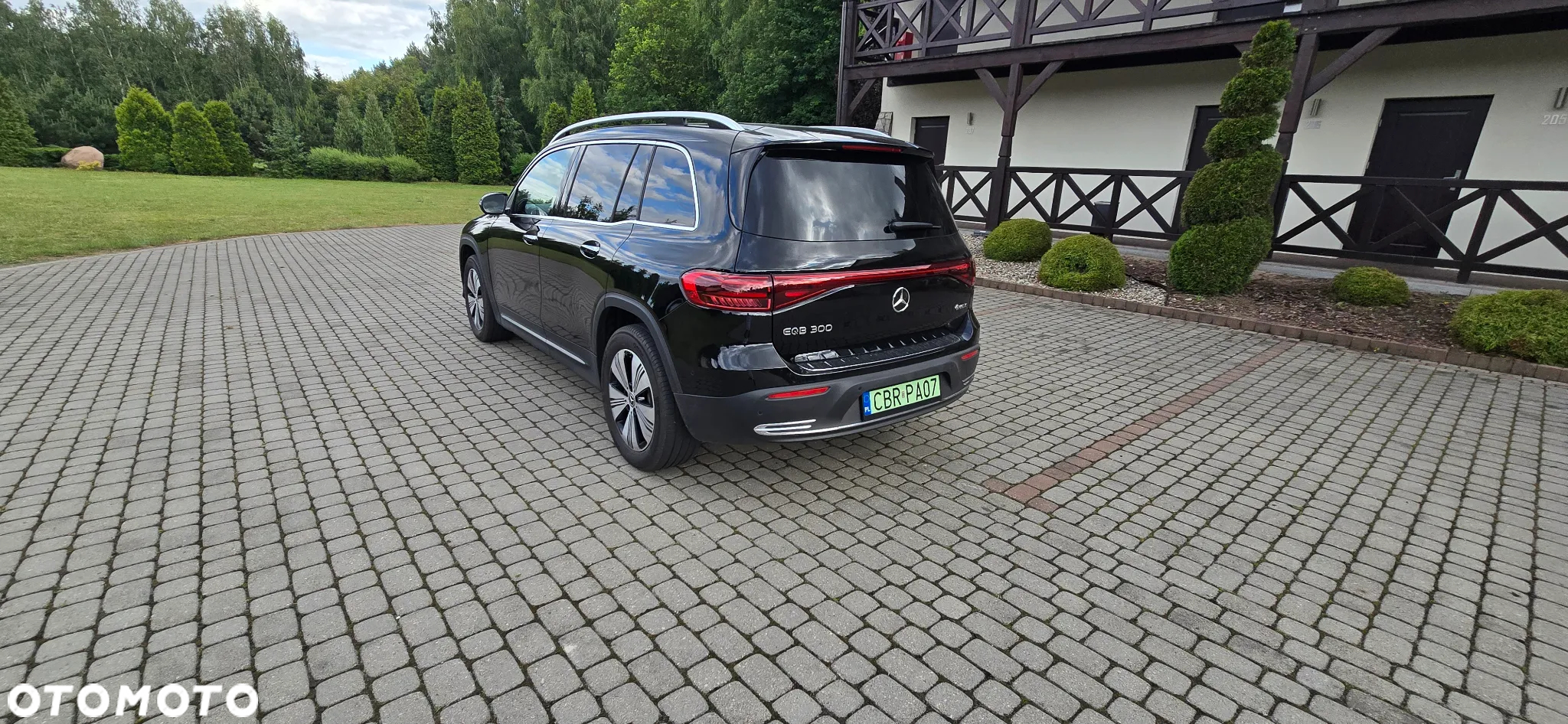Mercedes-Benz EQB - 9