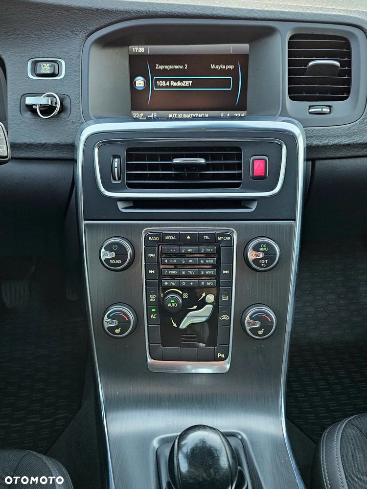 Volvo V60 D4 Momentum - 6