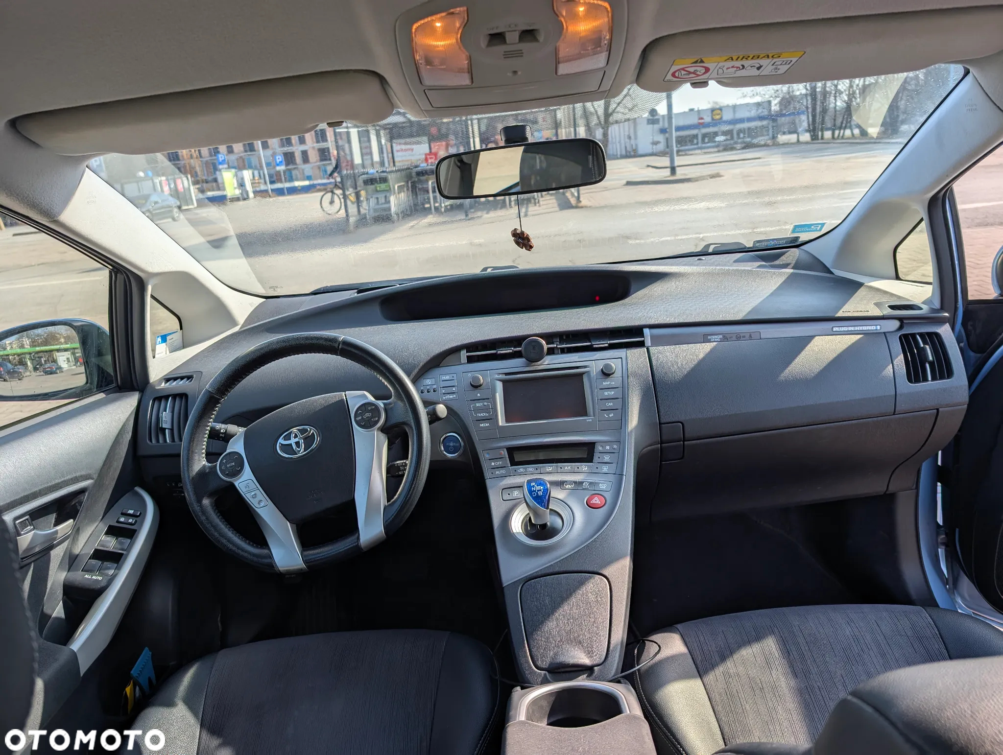 Toyota Prius Plug-in 1.8 HSD Prestige - 14