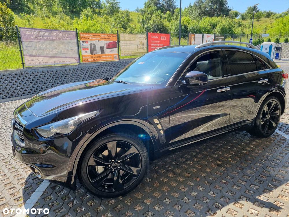 Infiniti Q70 - 1