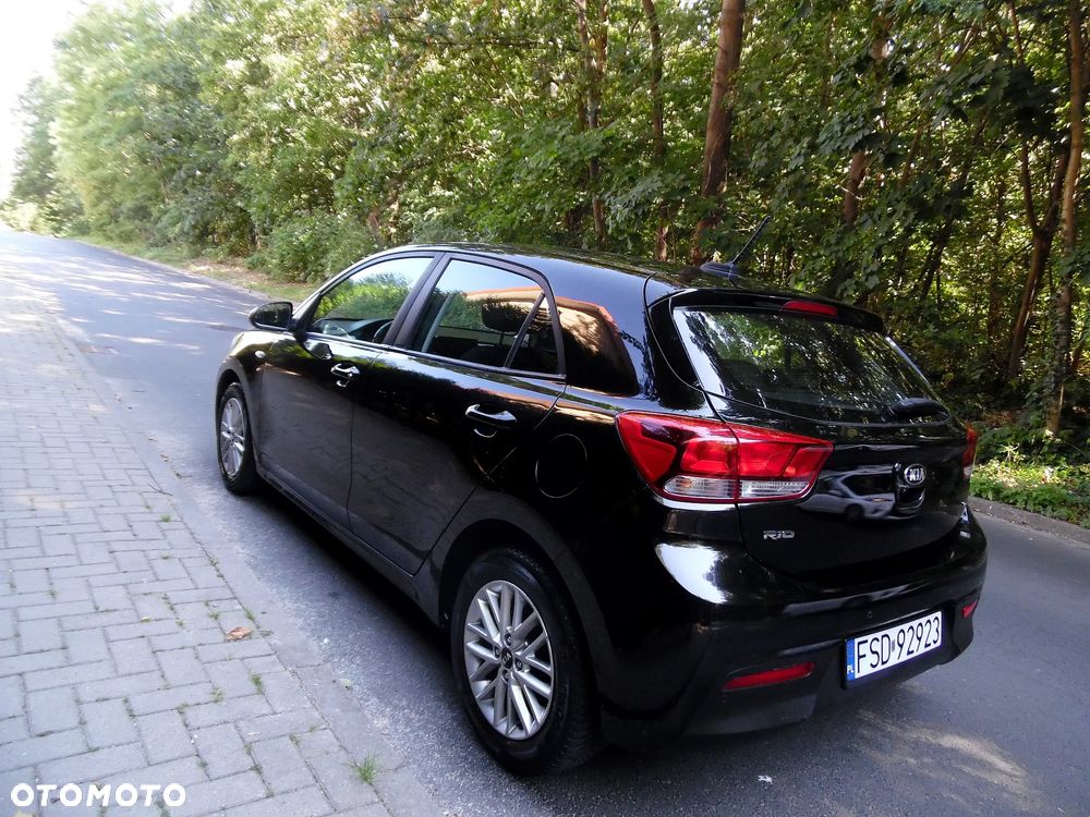 Kia Rio - 22