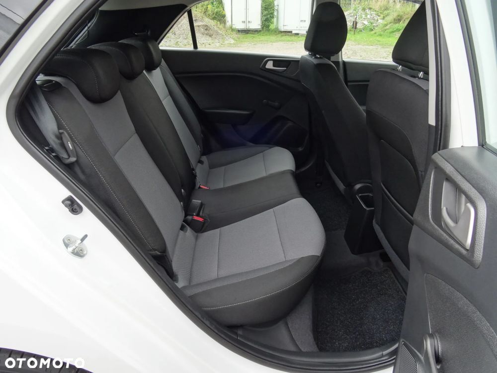 Hyundai i20 1.2 Select - 23