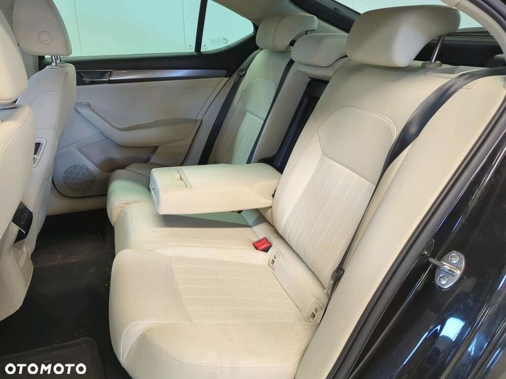 Skoda Superb 2.0 TSI Style DSG - 6