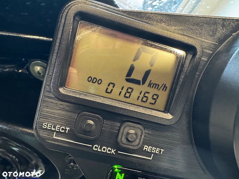 Yamaha YZF - 32