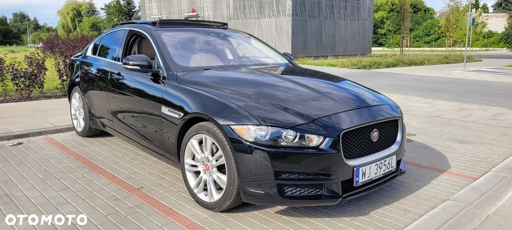 Jaguar XE 2.0 T Pure - 2