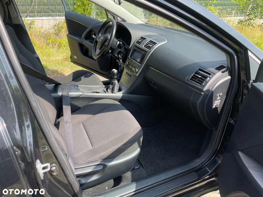 Toyota Avensis 2.2 D-4D Sol Plus NAVI - 16