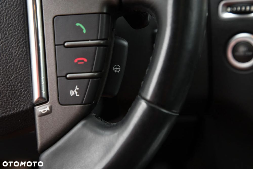 Land Rover Discovery 3.0 SD V6 HSE - 32