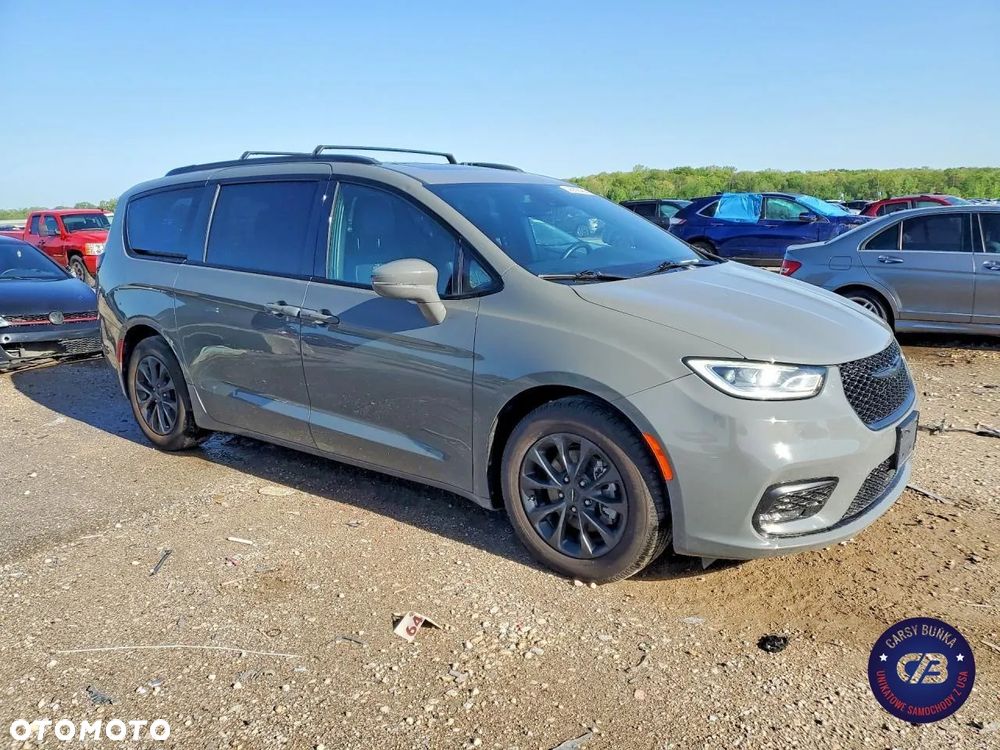 Chrysler Pacifica - 3