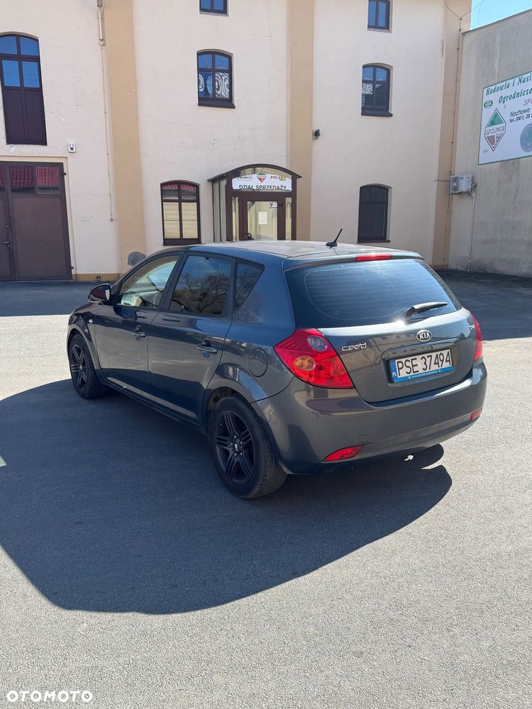 Kia Ceed 1.6 Crdi Comfort - 4