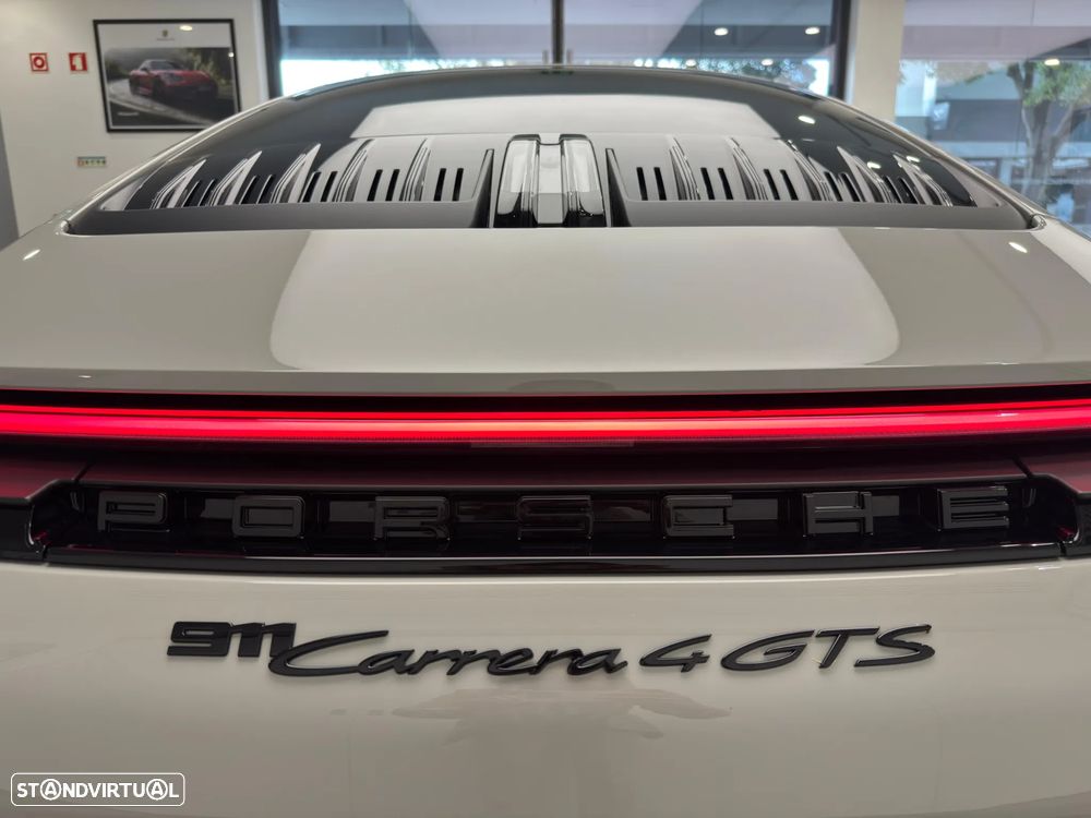 Porsche 911 (992) Carrera 4 GTS - 8