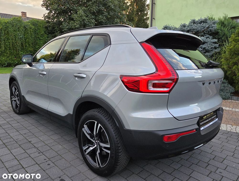 Volvo XC 40 B3 B DKG Plus Black Edition - 9