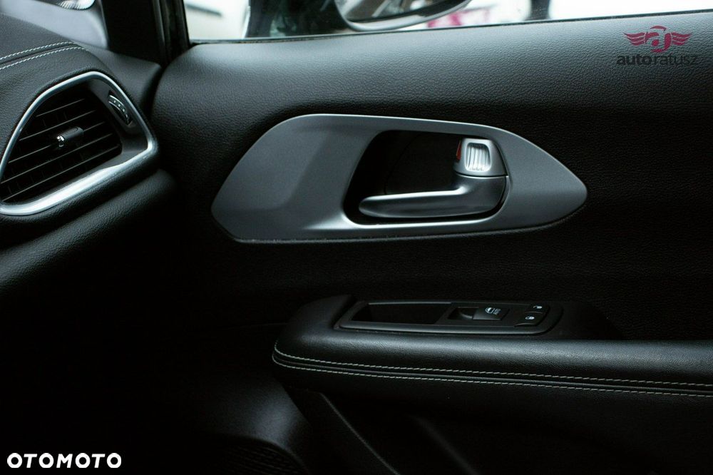 Chrysler Pacifica - 34