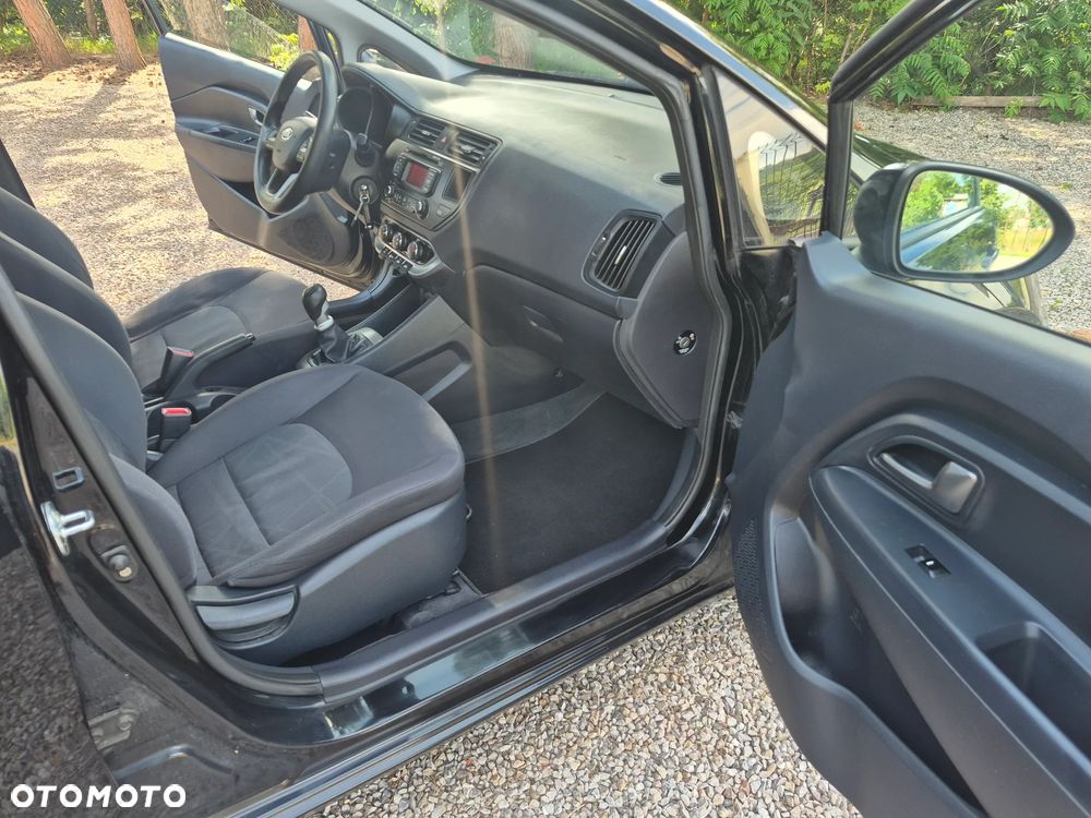 Kia Rio 1.4 Dream Team Edition - 17