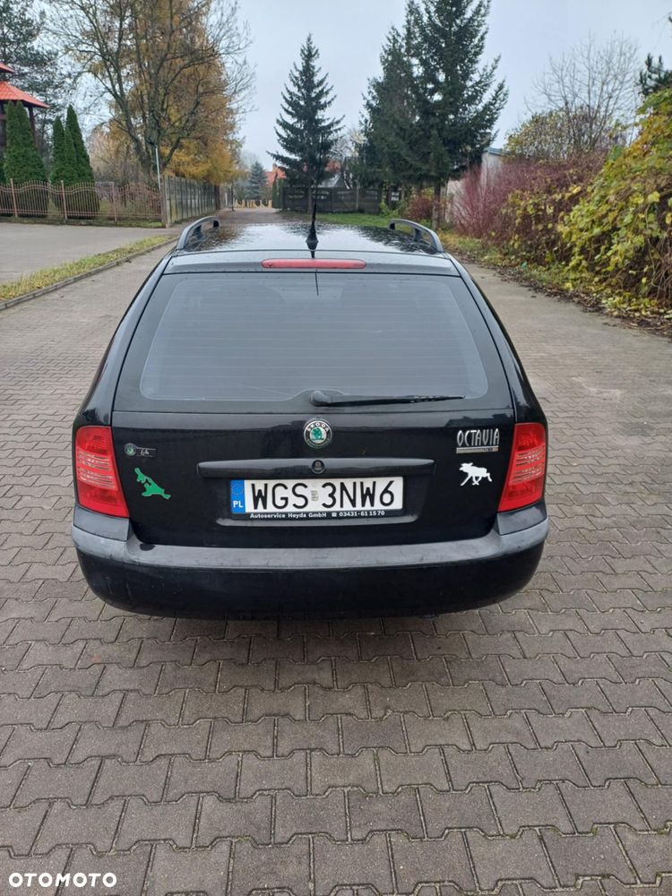 Skoda Octavia 1.6 Ambiente - 4