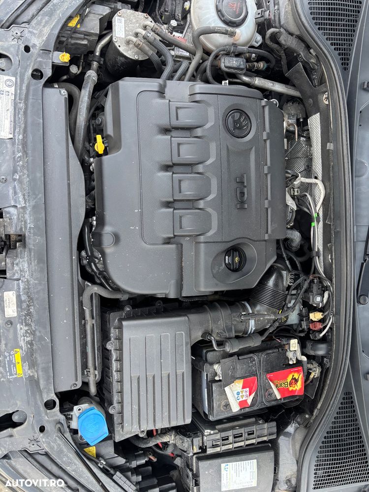 Skoda Octavia 2.0 TDI STYLE DSG - 7