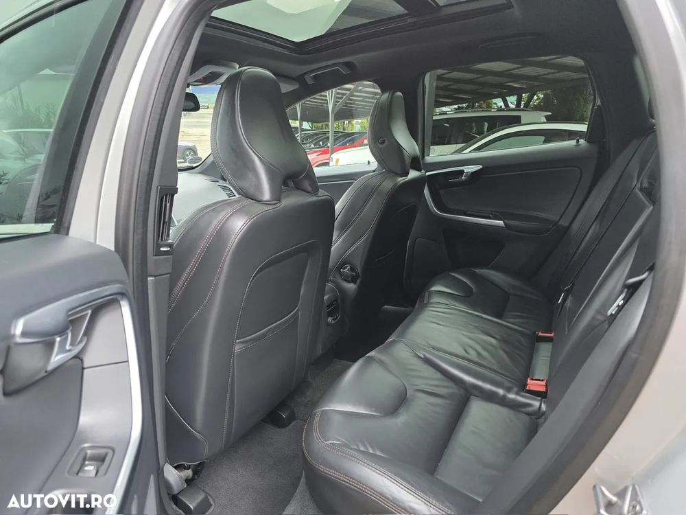Volvo XC 60 D5 AWD Summum - 12