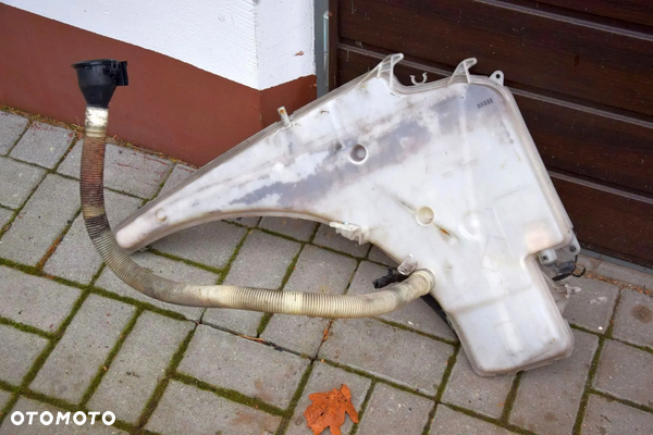 BMW E90 E91 Zbiornik zbiorniczek spryskiwaczy