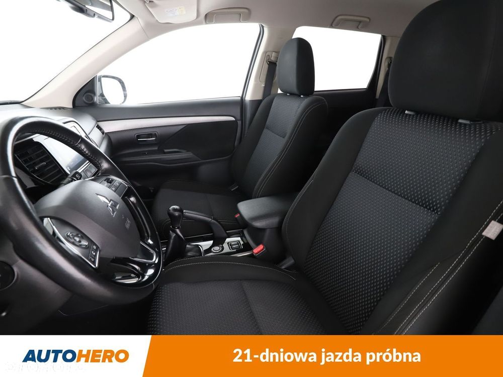 Mitsubishi Outlander - 11