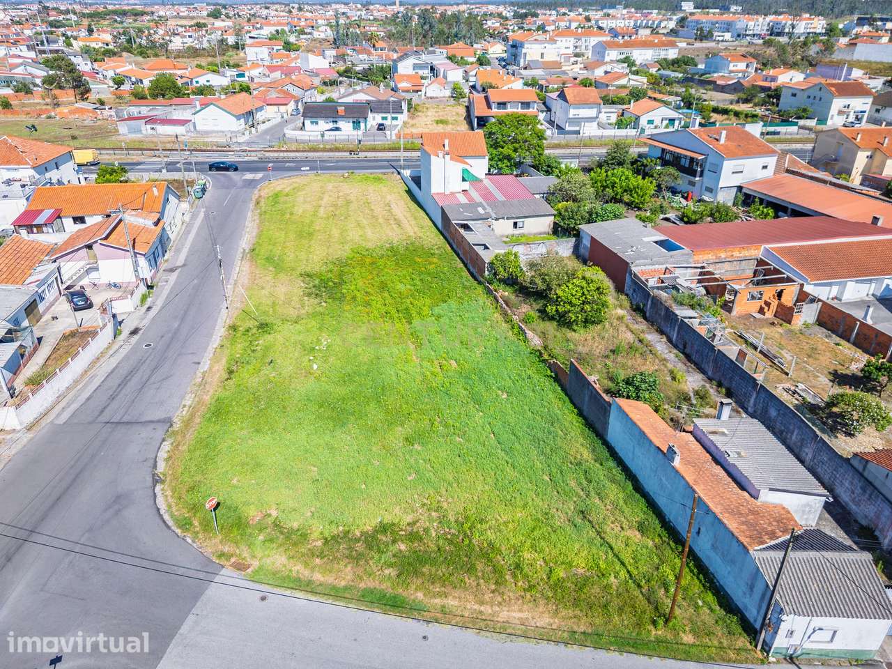 Terreno com 2.117 m² e elevado potencial construtivo. Antigo projeto a - Grande imagem: 2/20