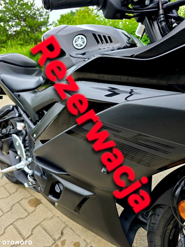Yamaha R3 - 1