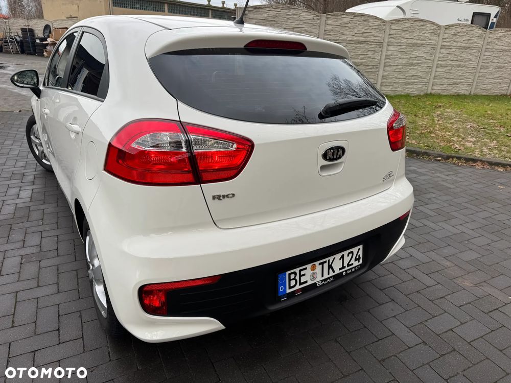 Kia Rio 1.2 Attract - 14