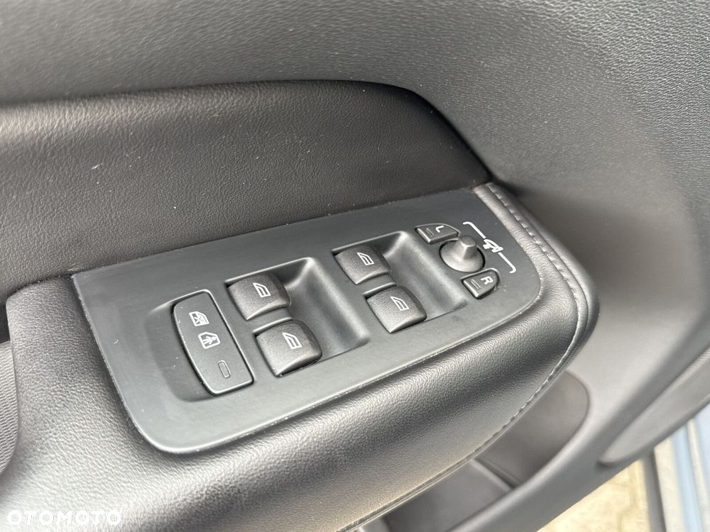 Volvo XC 60 B4 D AWD Plus Bright - 34