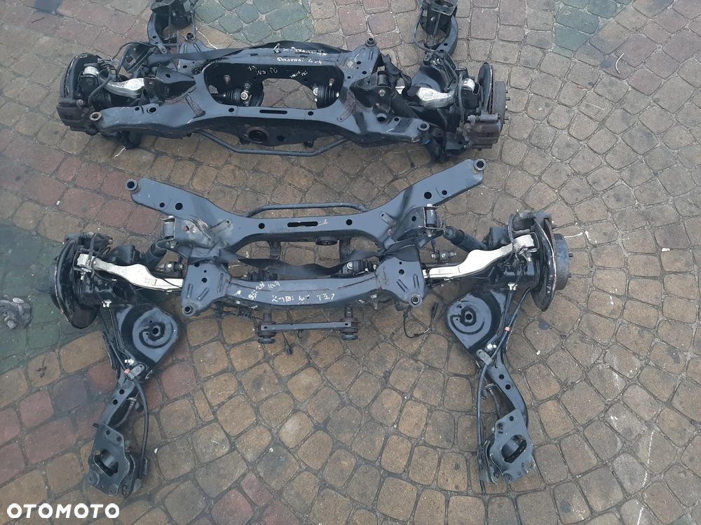 Tylna belka oś trawersa sanki nissan QASHQAI J10 J11 4x4  Orginał bez rdzy super stan import italy