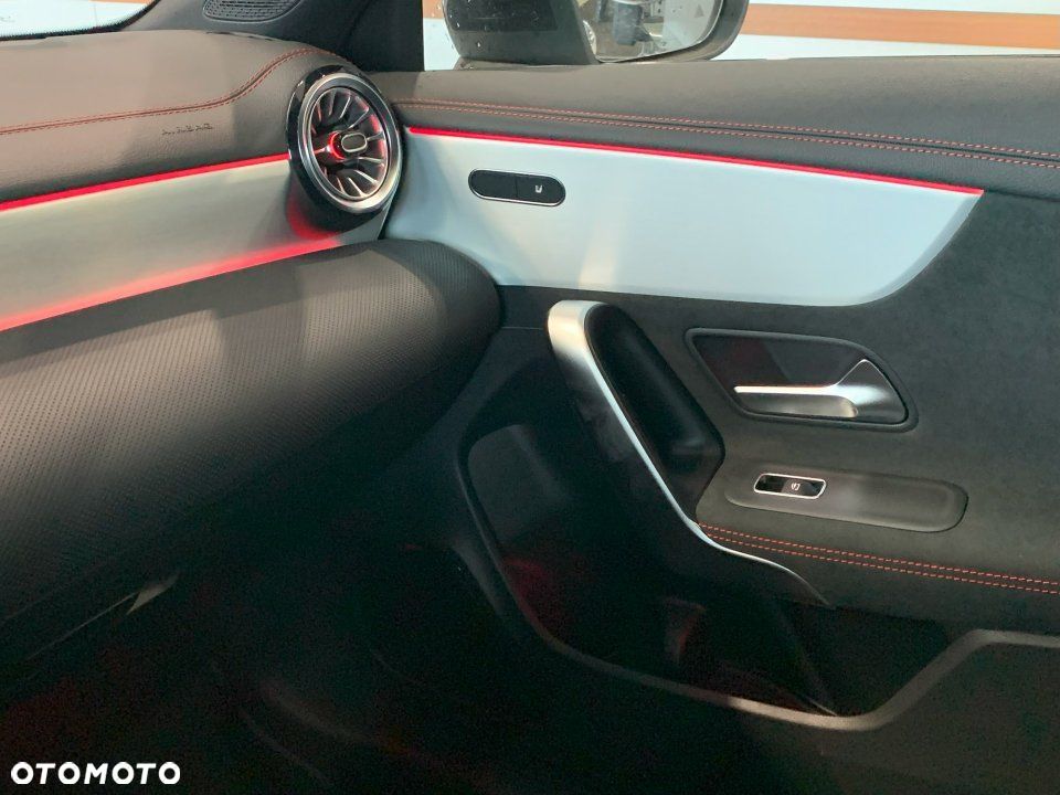 Mercedes-Benz CLA - 15