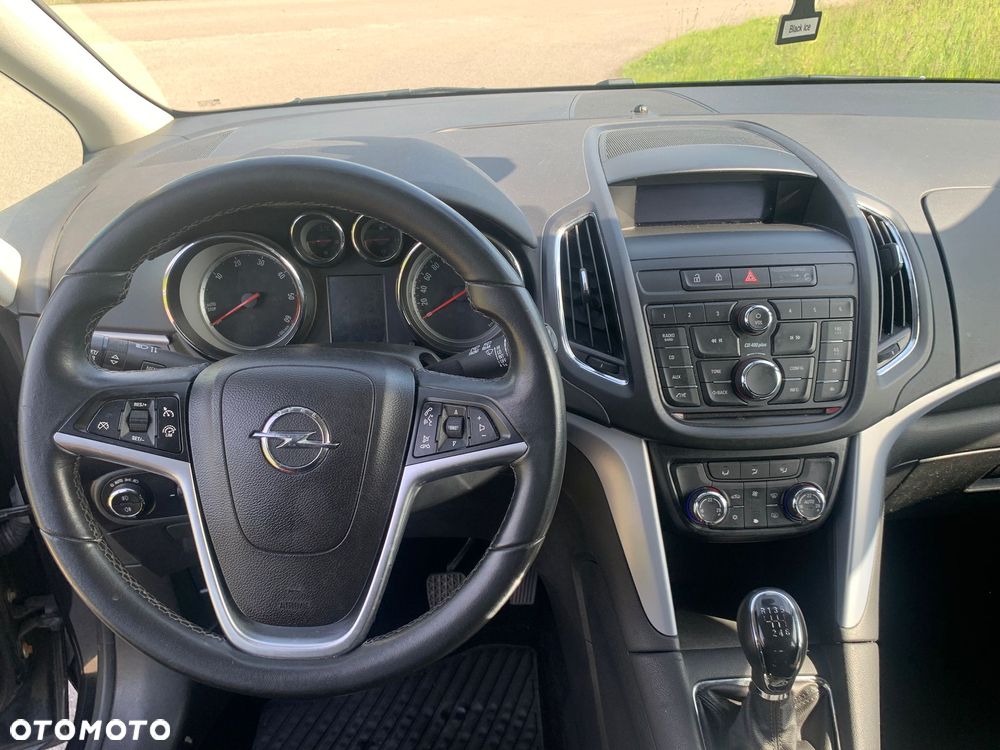 Opel Zafira - 12