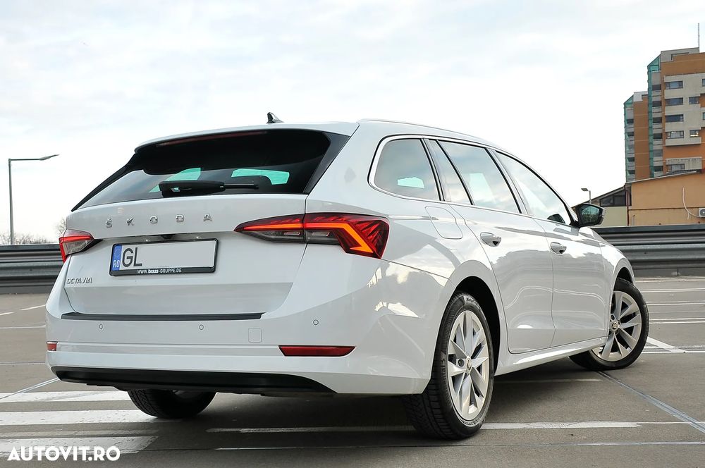 Skoda Octavia 2.0 TDI DSG Style - 2