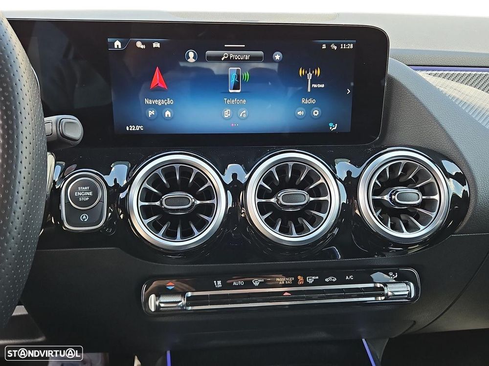 Mercedes-Benz GLA 180 d AMG Line - 20