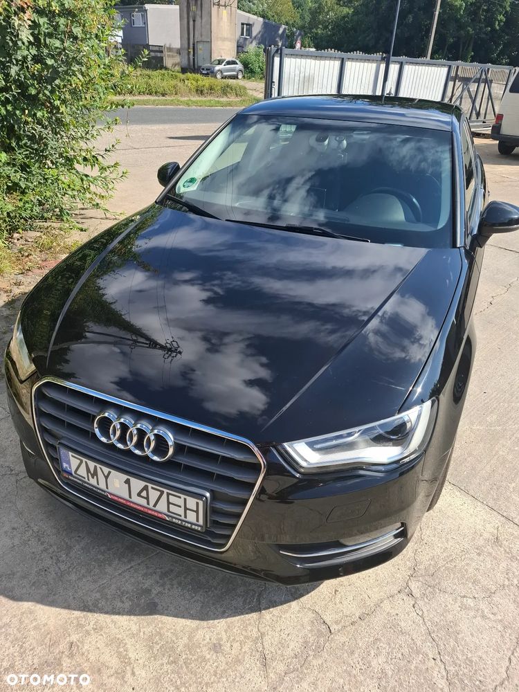 Audi A3 1.6 TDI Ambiente - 2