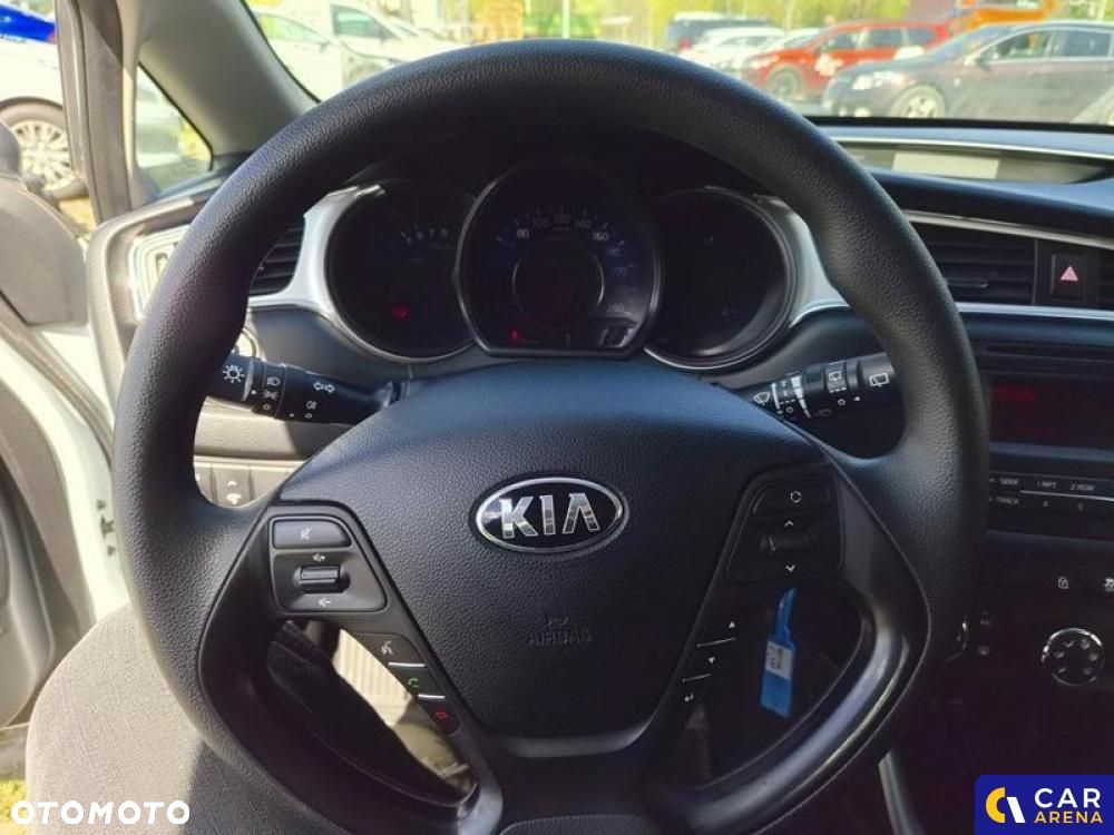 Kia Ceed - 35