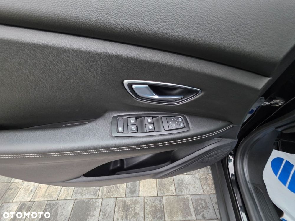 Renault Grand Scenic - 11
