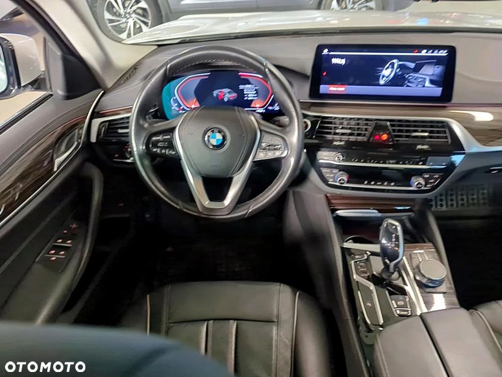 BMW Seria 5 520i GPF Luxury Line - 7
