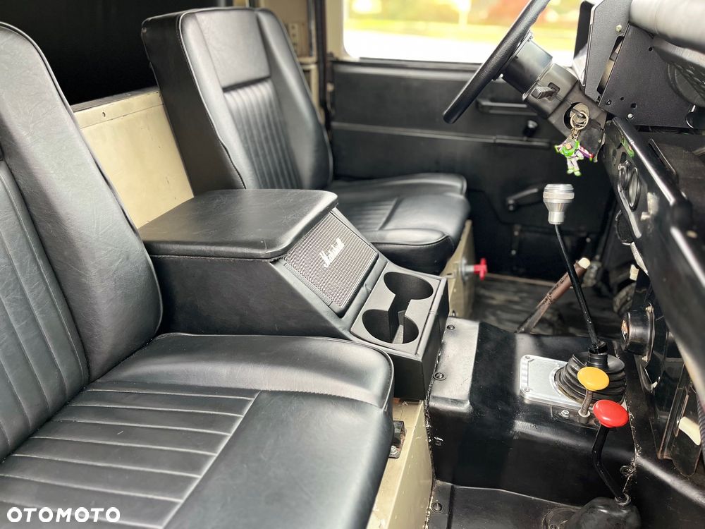 Land Rover Defender ver-110-2-5-tdi - 10