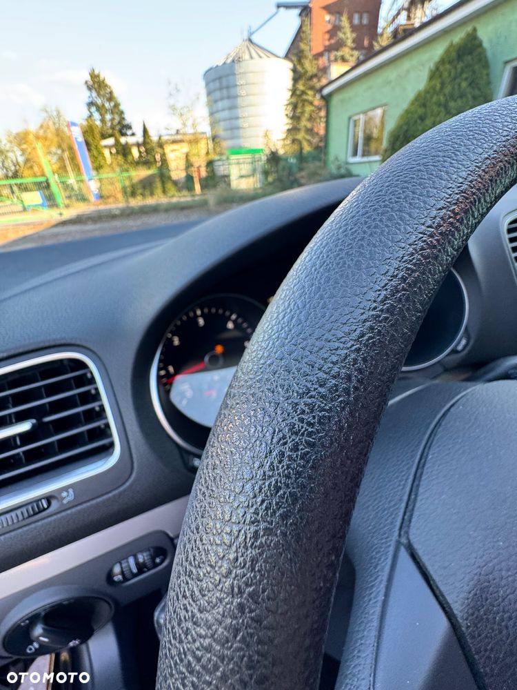 Volkswagen Golf 1.6 TDI DPF BlueMotion - 12