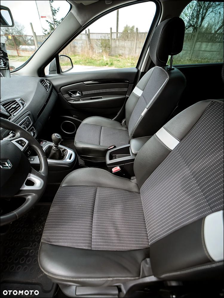 Renault Scenic - 31