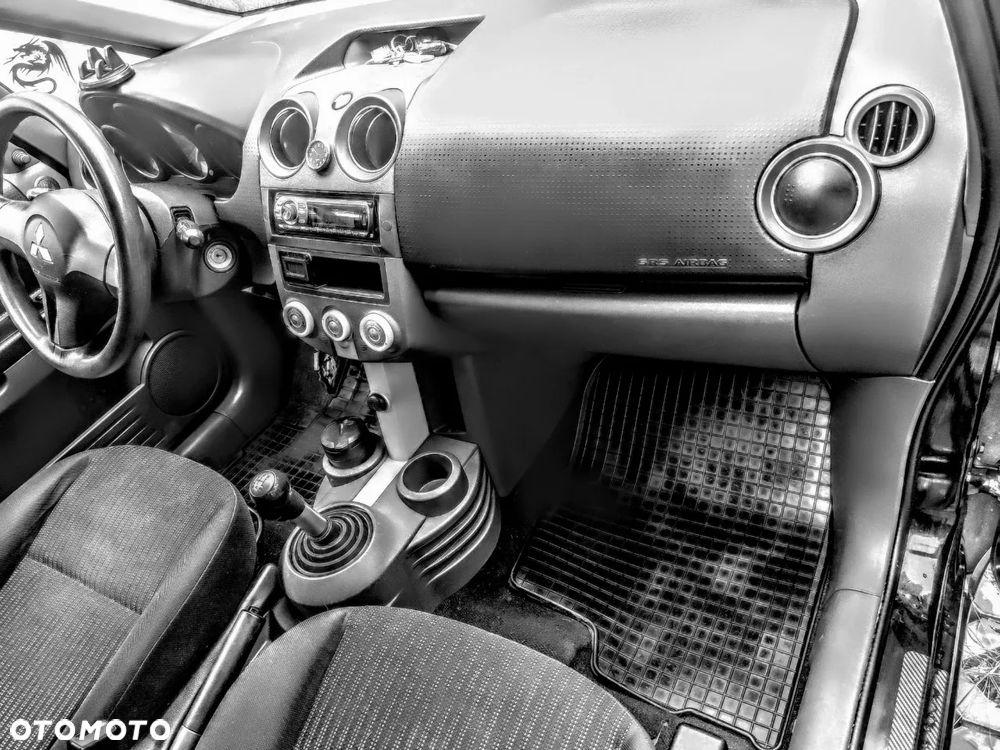Mitsubishi Colt - 5